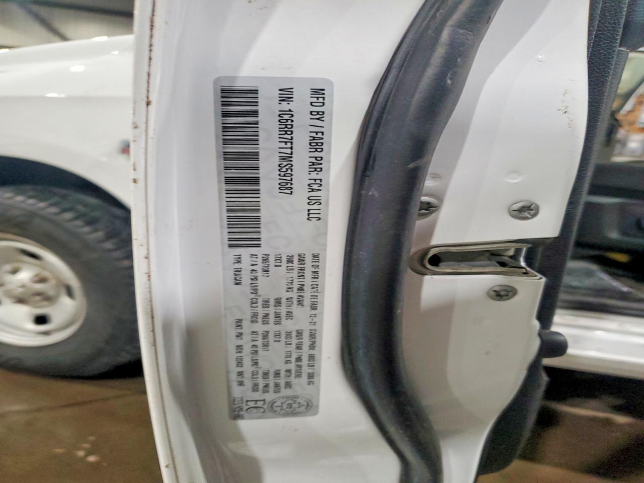 2021 RAM 1500 CLASSIC TRADESMAN photo 13