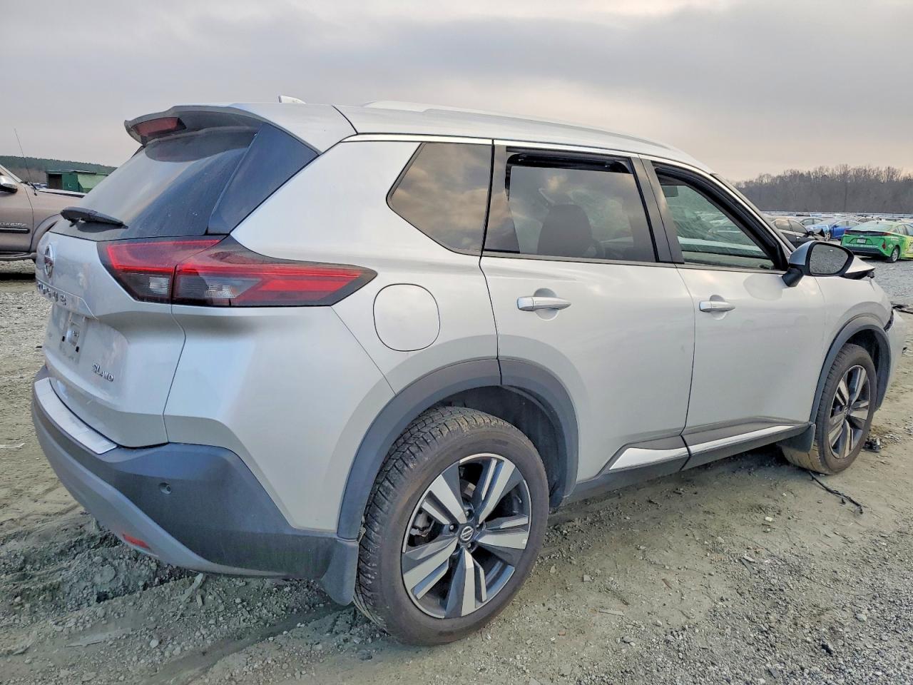 2021 NISSAN ROGUE SL photo 3