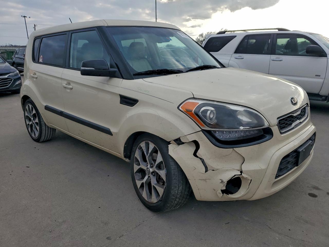 2013 KIA SOUL + photo 4