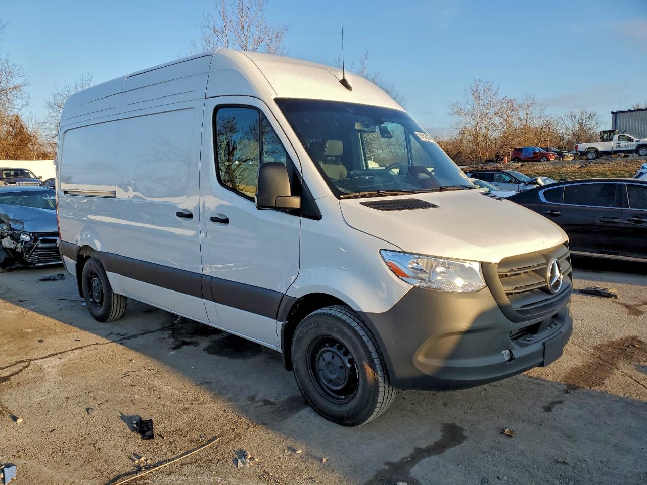 2025 MERCEDES-BENZ SPRINTER 2500 photo 4