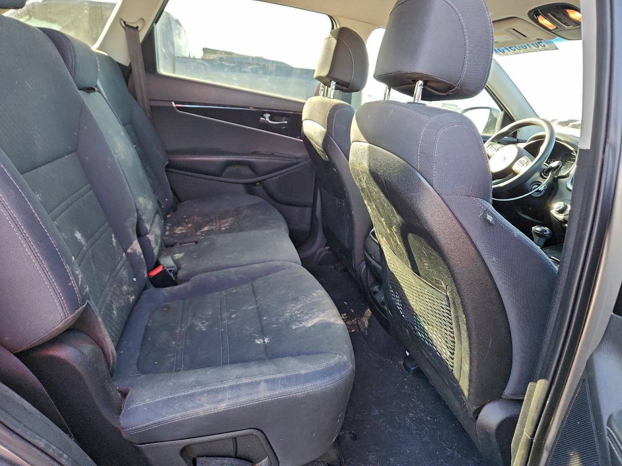 2017 KIA SORENTO LX photo 11