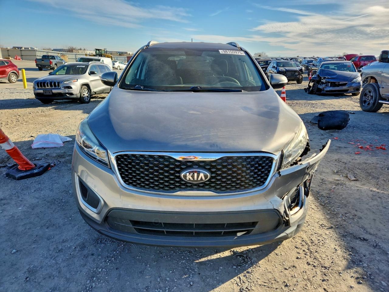 2017 KIA SORENTO LX photo 5