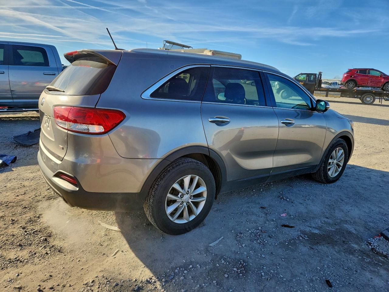 2017 KIA SORENTO LX photo 3