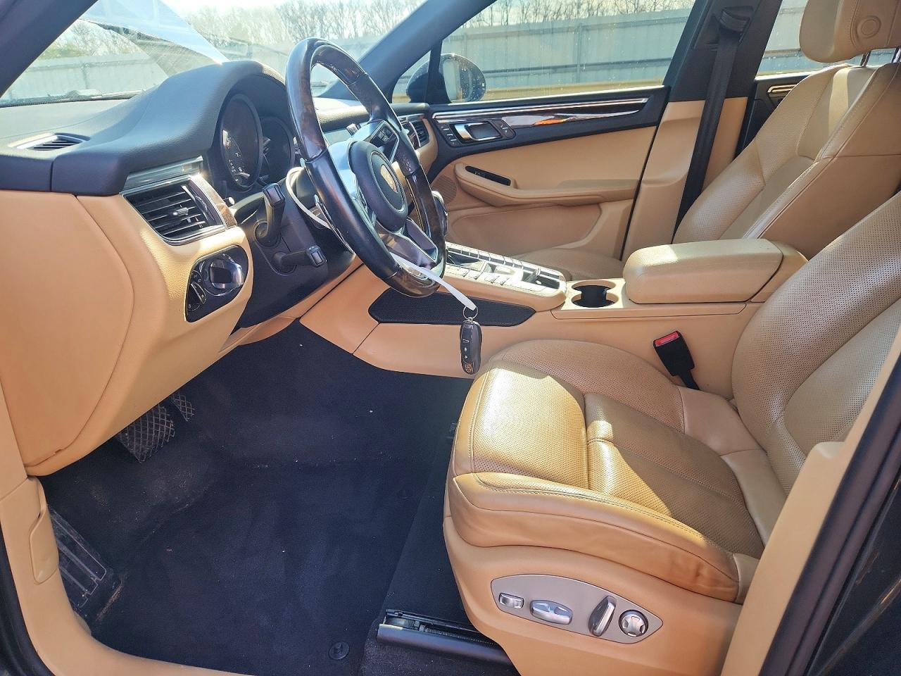 2017 PORSCHE MACAN photo 7