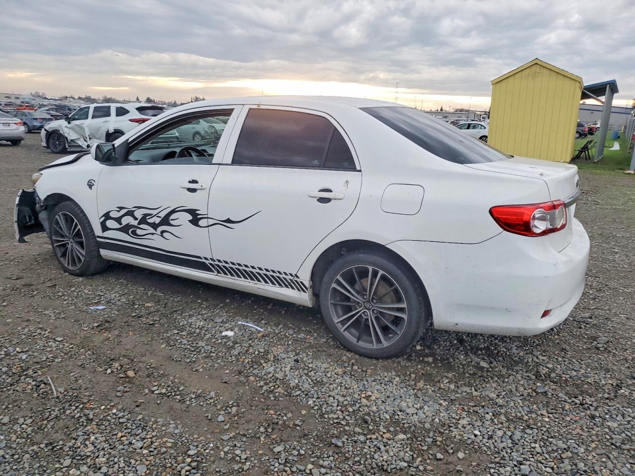 2013 TOYOTA COROLLA BASE photo 2