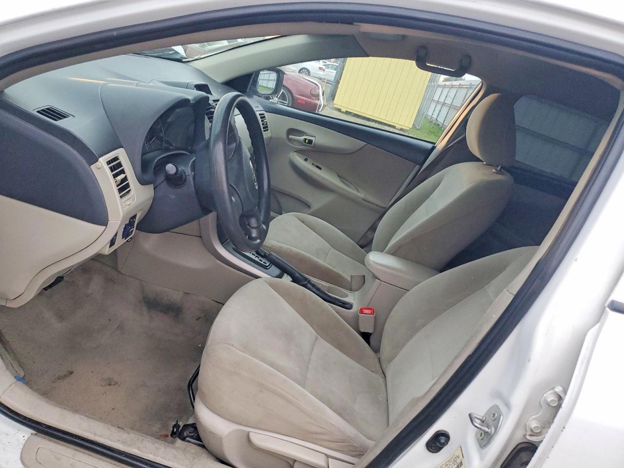 2013 TOYOTA COROLLA BASE photo 7