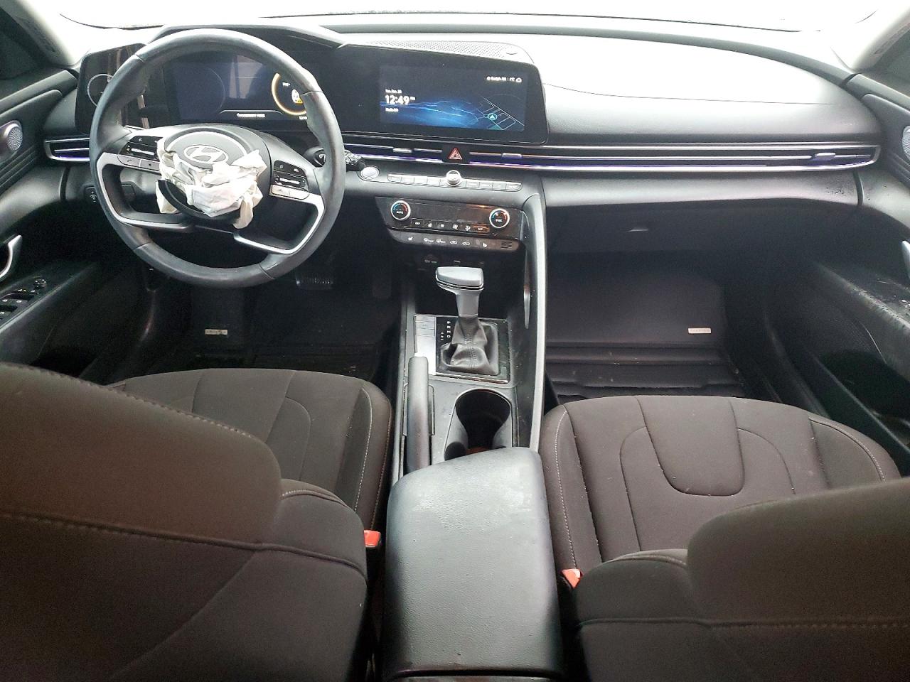 2024 HYUNDAI ELANTRA SEL photo 8