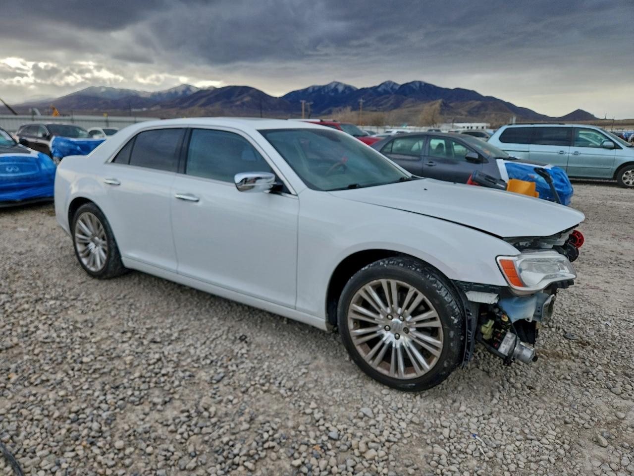 2011 CHRYSLER 300C photo 4