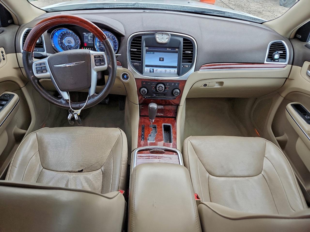 2011 CHRYSLER 300C photo 8
