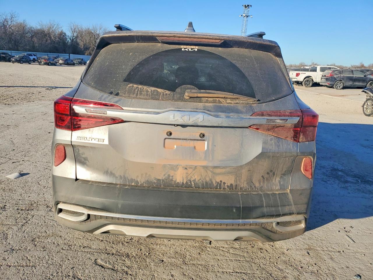 2023 KIA SELTOS S photo 6