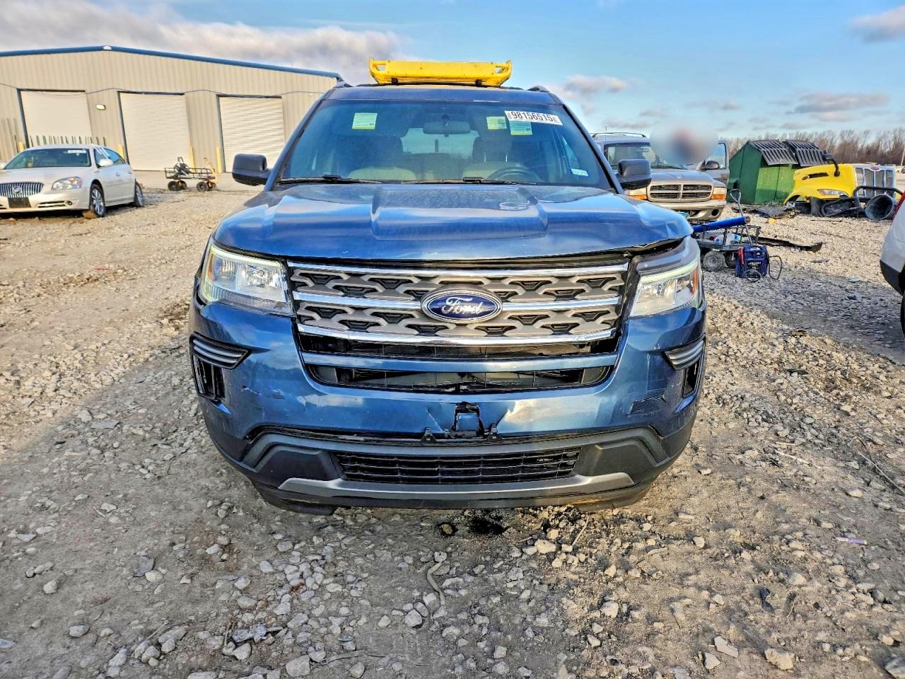 2018 FORD EXPLORER XLT photo 5