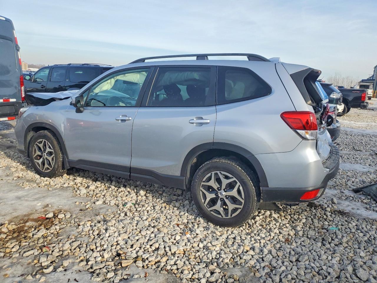 2019 SUBARU FORESTER PREMIUM photo 2