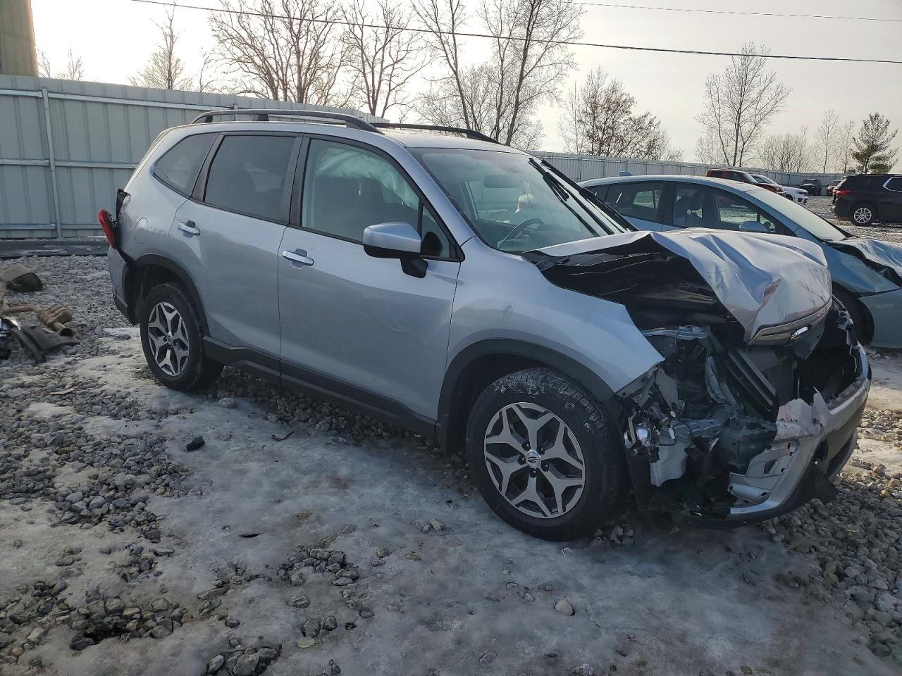 2019 SUBARU FORESTER PREMIUM photo 4
