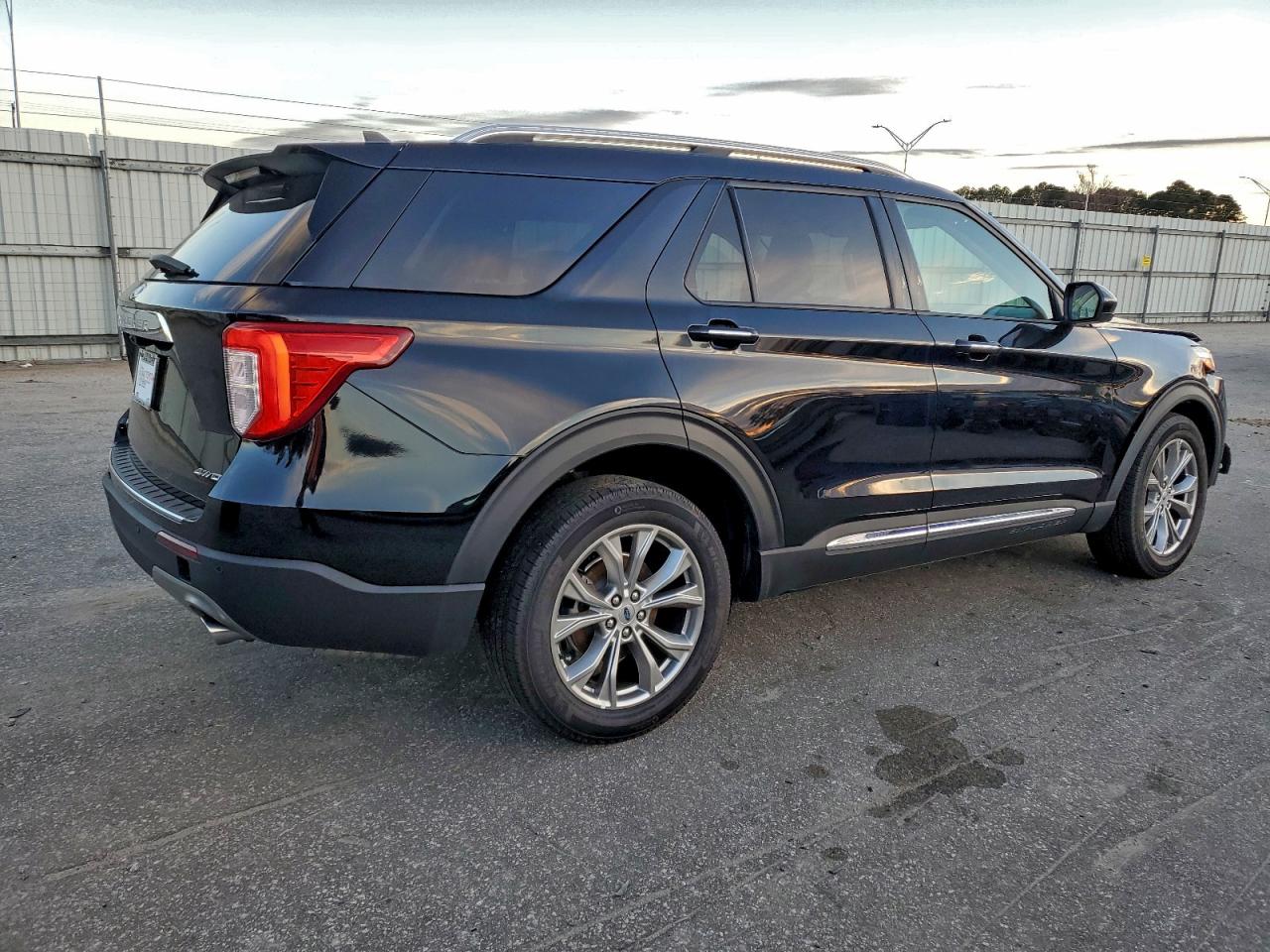 2023 FORD EXPLORER LIMITED photo 3