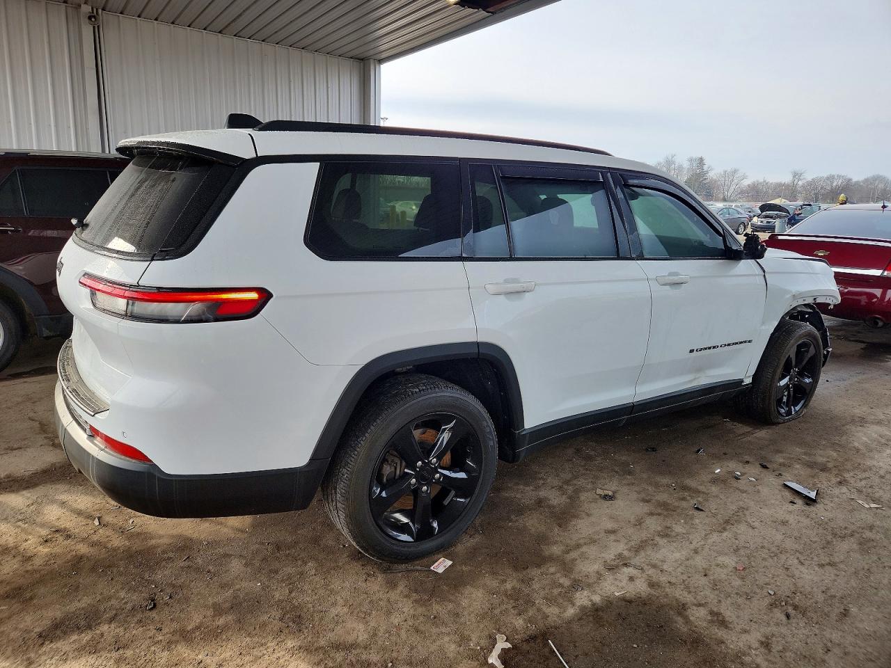 2023 JEEP GRAND CHEROKEE L LAREDO photo 3