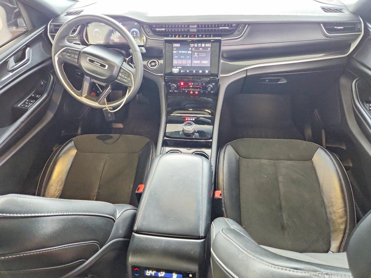 2023 JEEP GRAND CHEROKEE L LAREDO photo 8