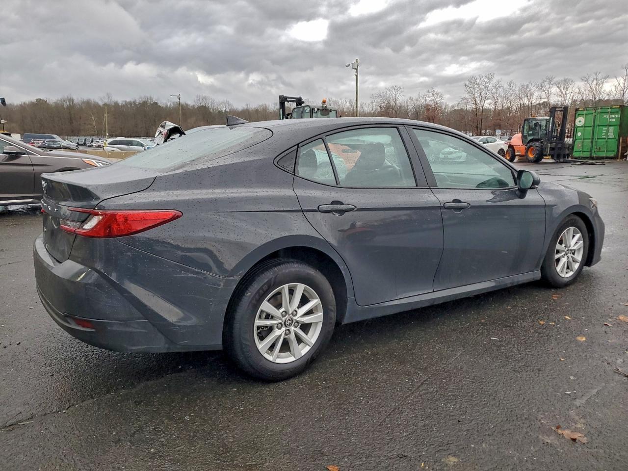 2025 TOYOTA CAMRY XSE photo 3