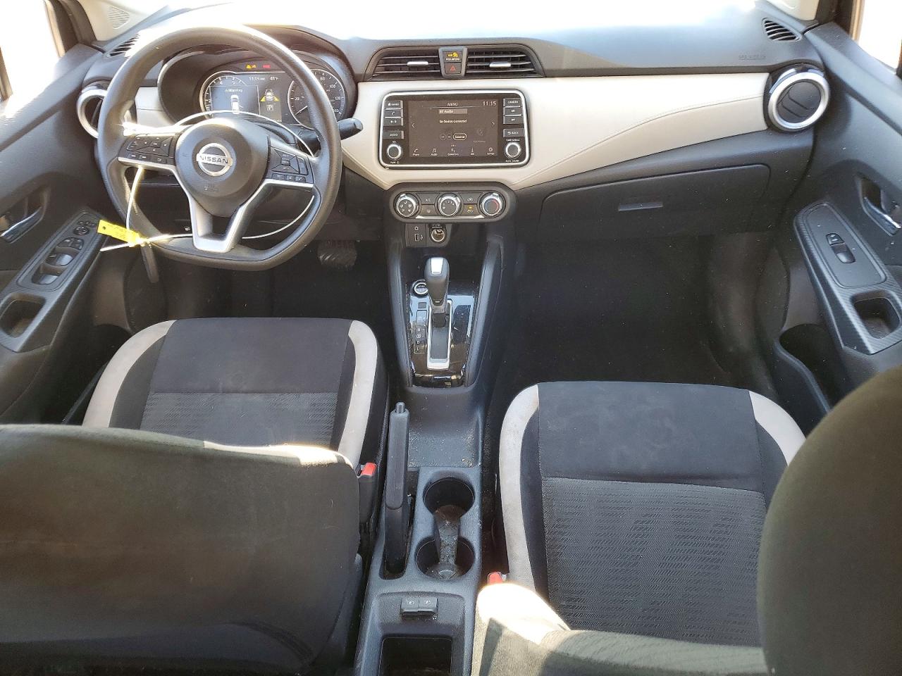 2021 NISSAN VERSA SV photo 15