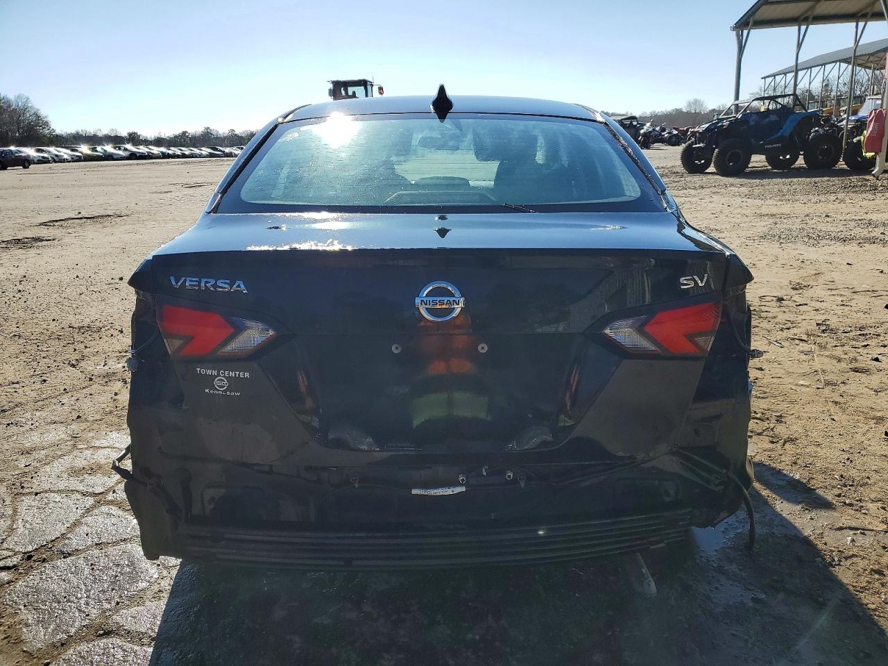 2021 NISSAN VERSA SV photo 11