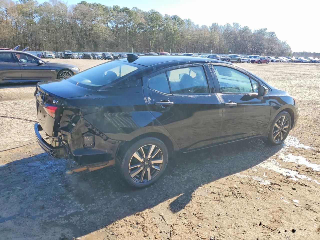 2021 NISSAN VERSA SV photo 5