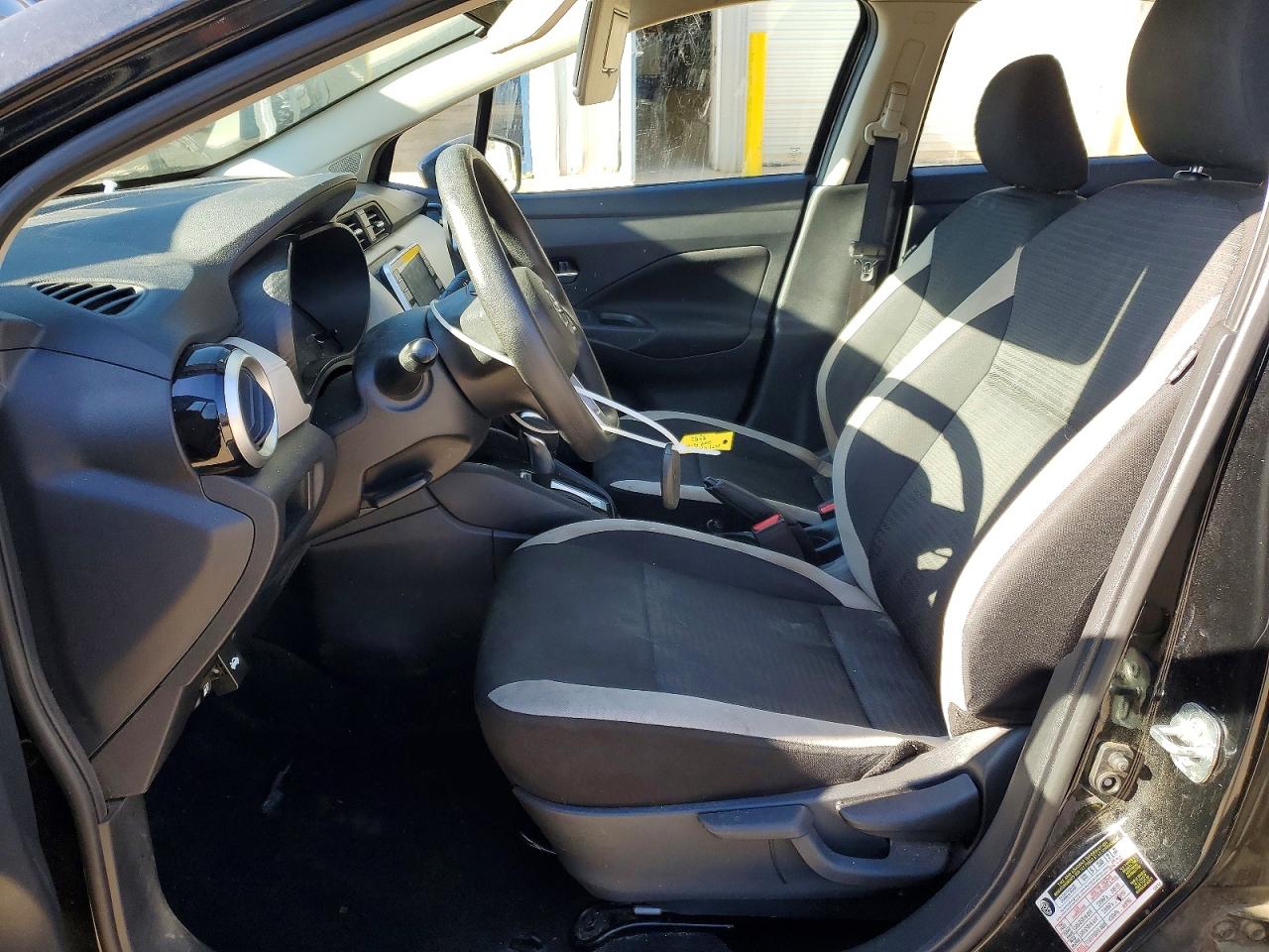 2021 NISSAN VERSA SV photo 13