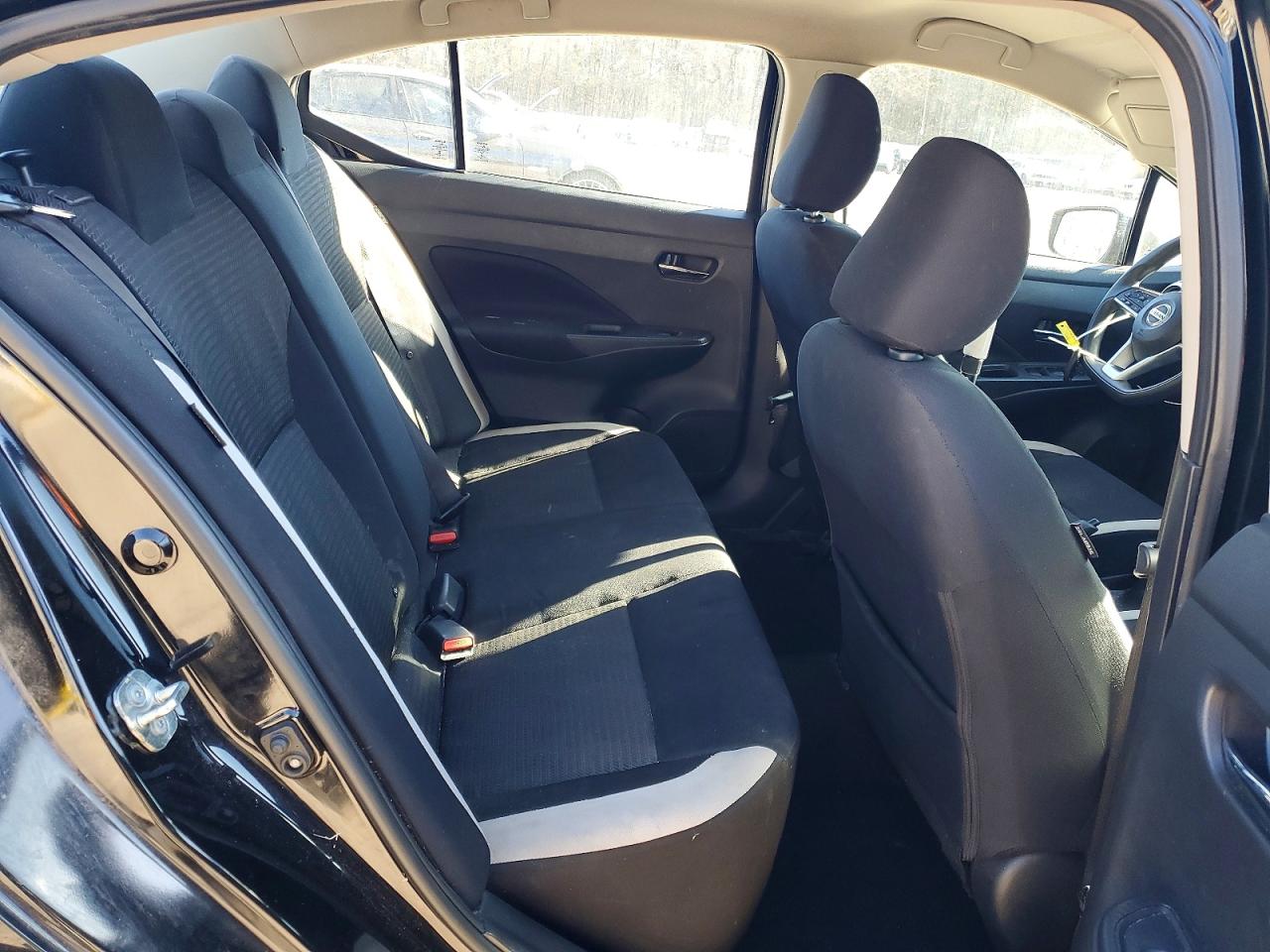 2021 NISSAN VERSA SV photo 19