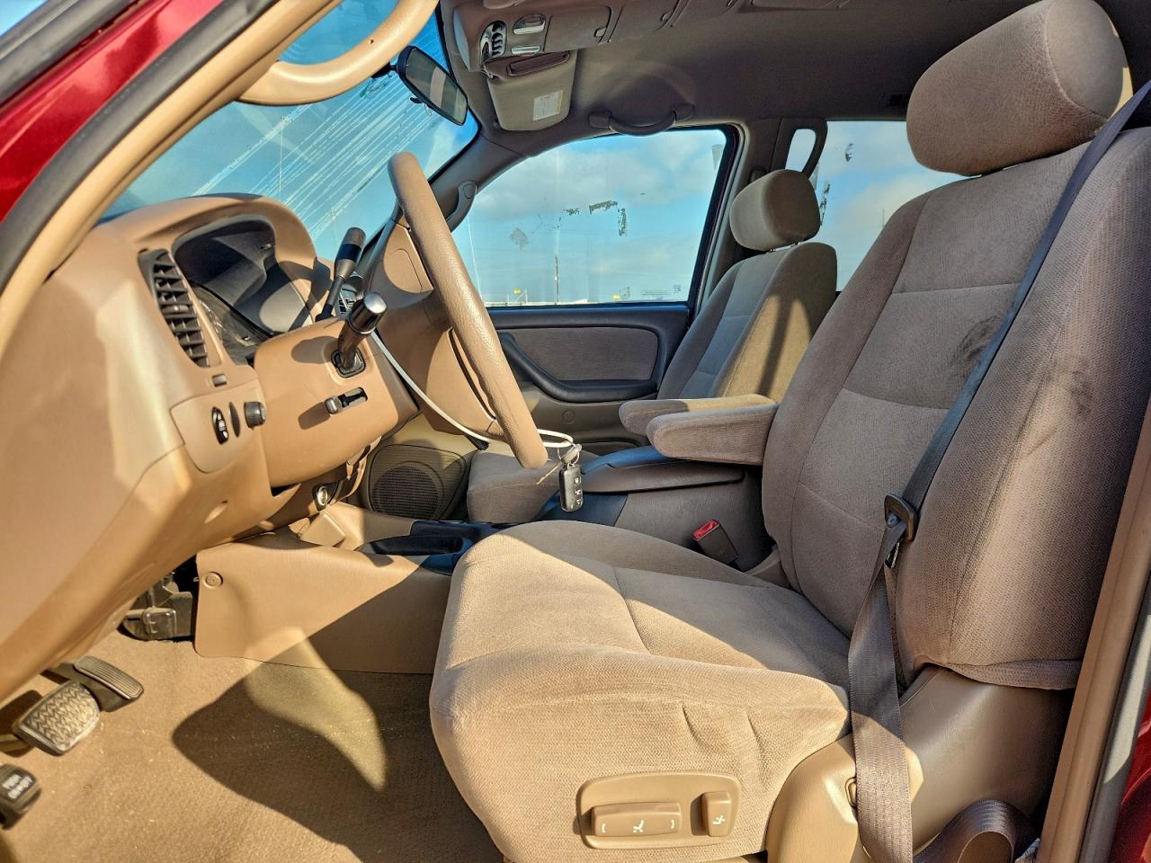 2004 TOYOTA SEQUOIA SR5 photo 13