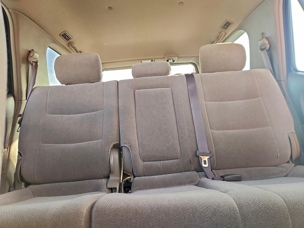 2004 TOYOTA SEQUOIA SR5 photo 19