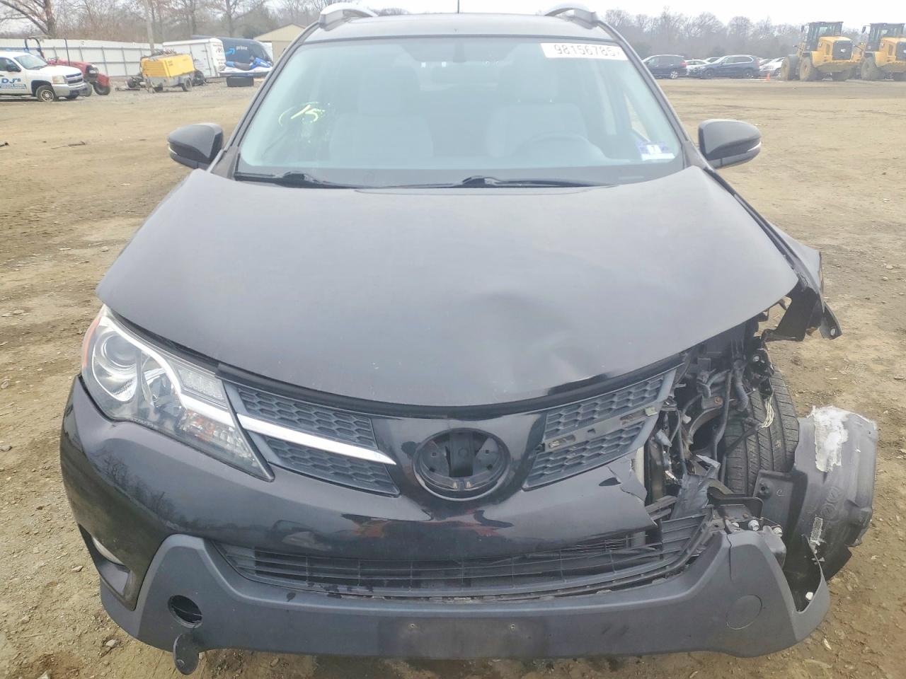 2015 TOYOTA RAV4 XLE photo 5