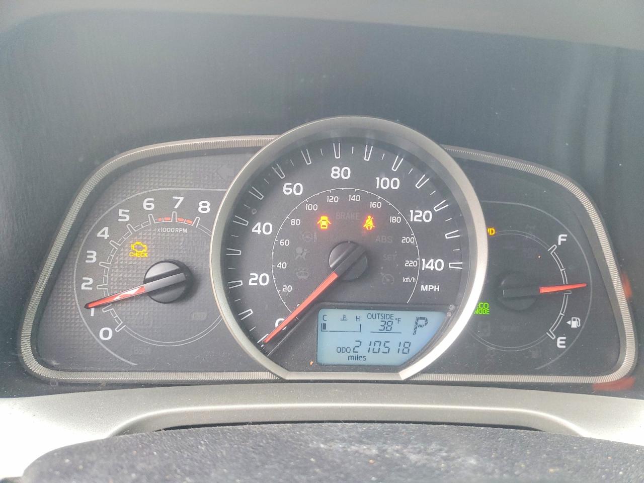 2015 TOYOTA RAV4 XLE photo 9