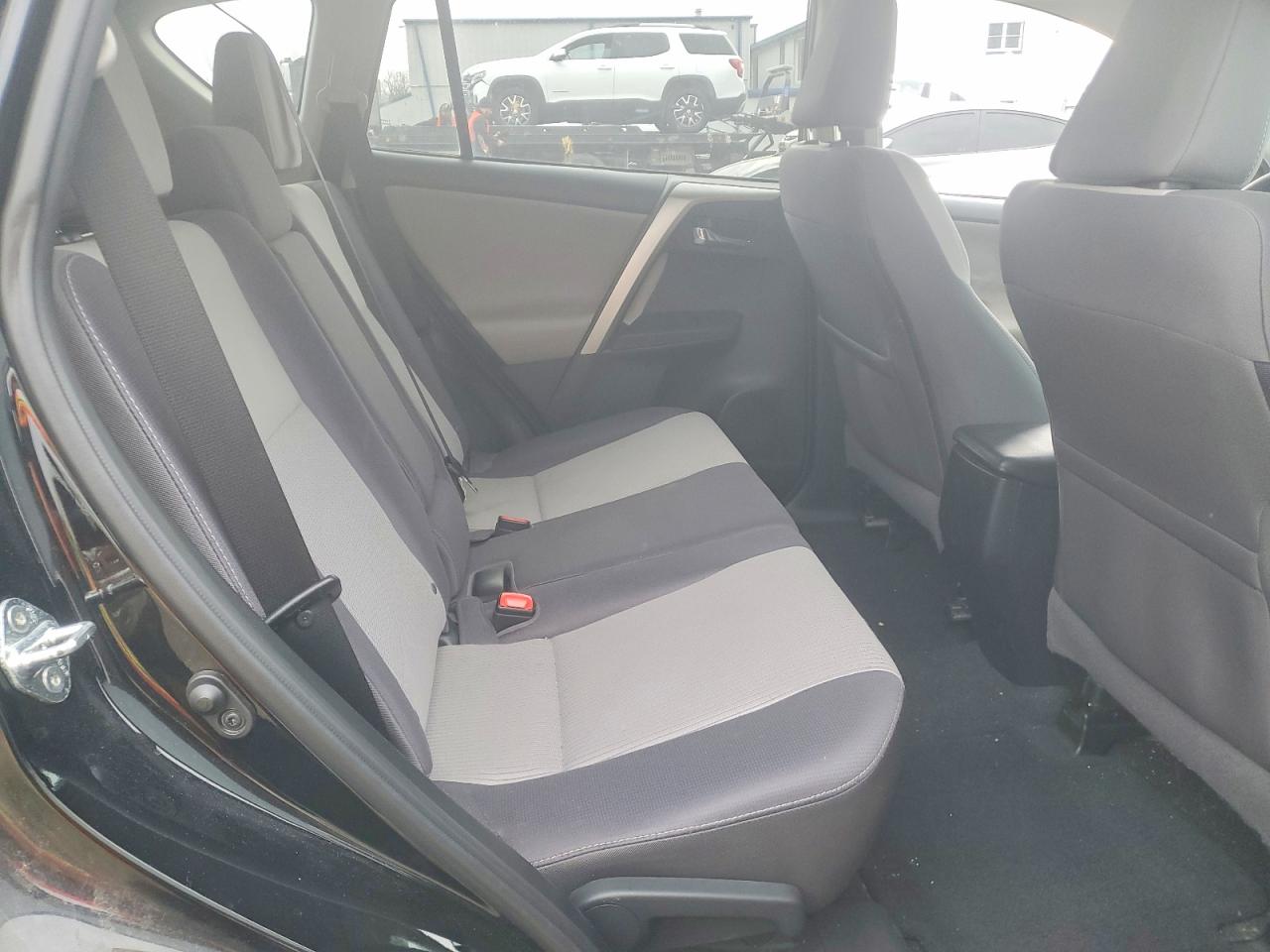 2015 TOYOTA RAV4 XLE photo 10