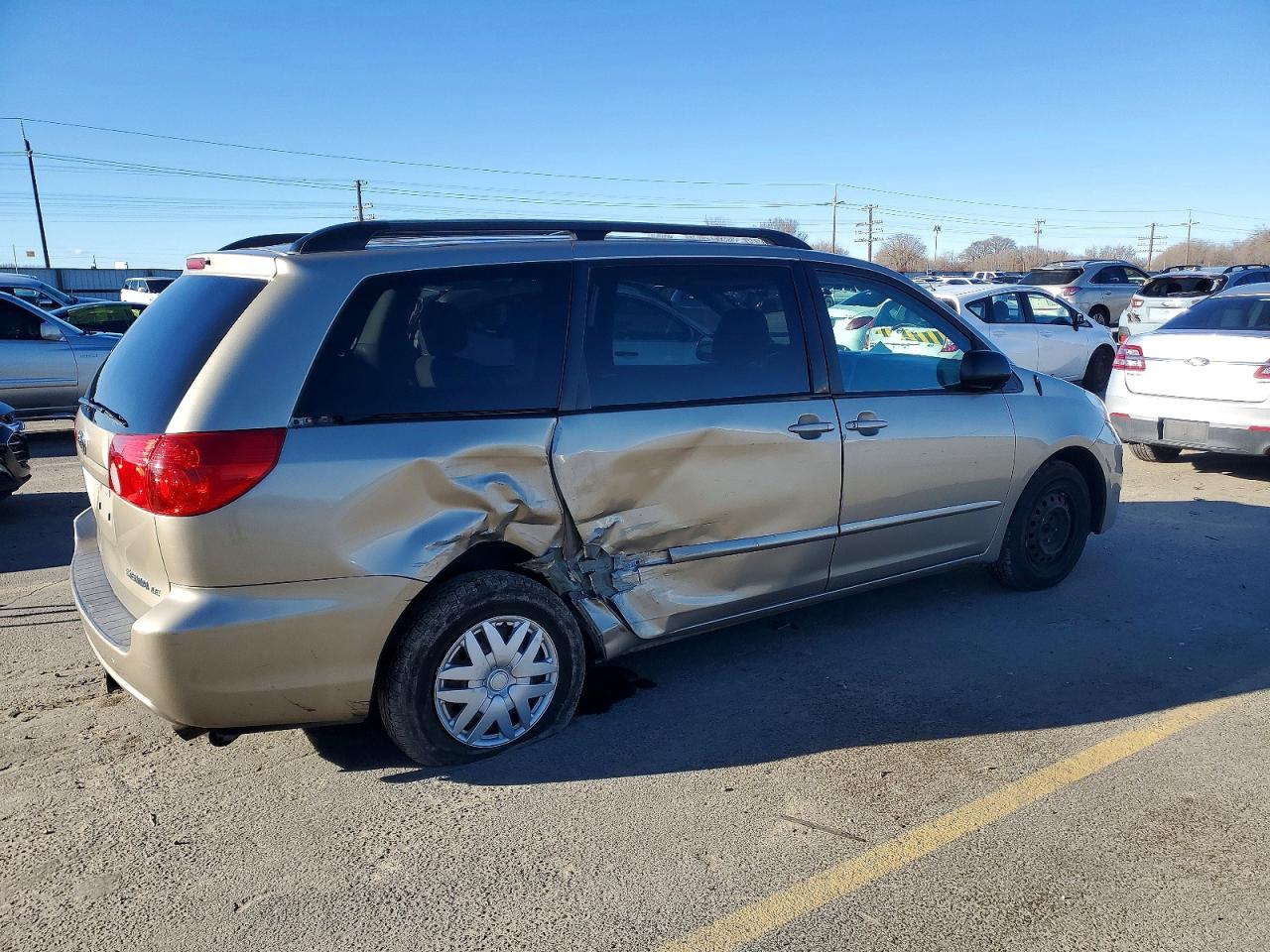 2009 TOYOTA SIENNA CE photo 5