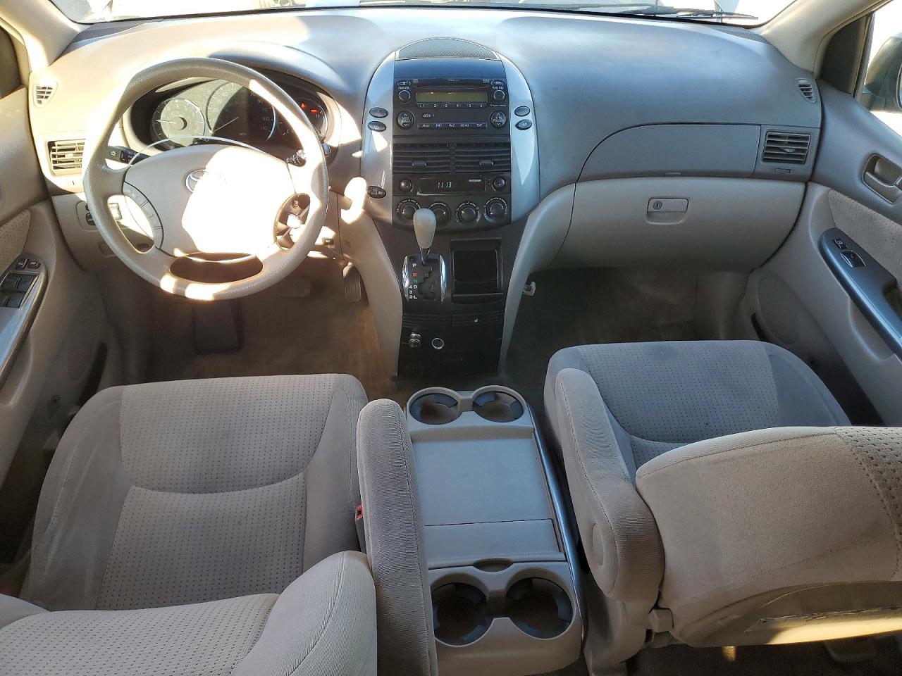 2009 TOYOTA SIENNA CE photo 15