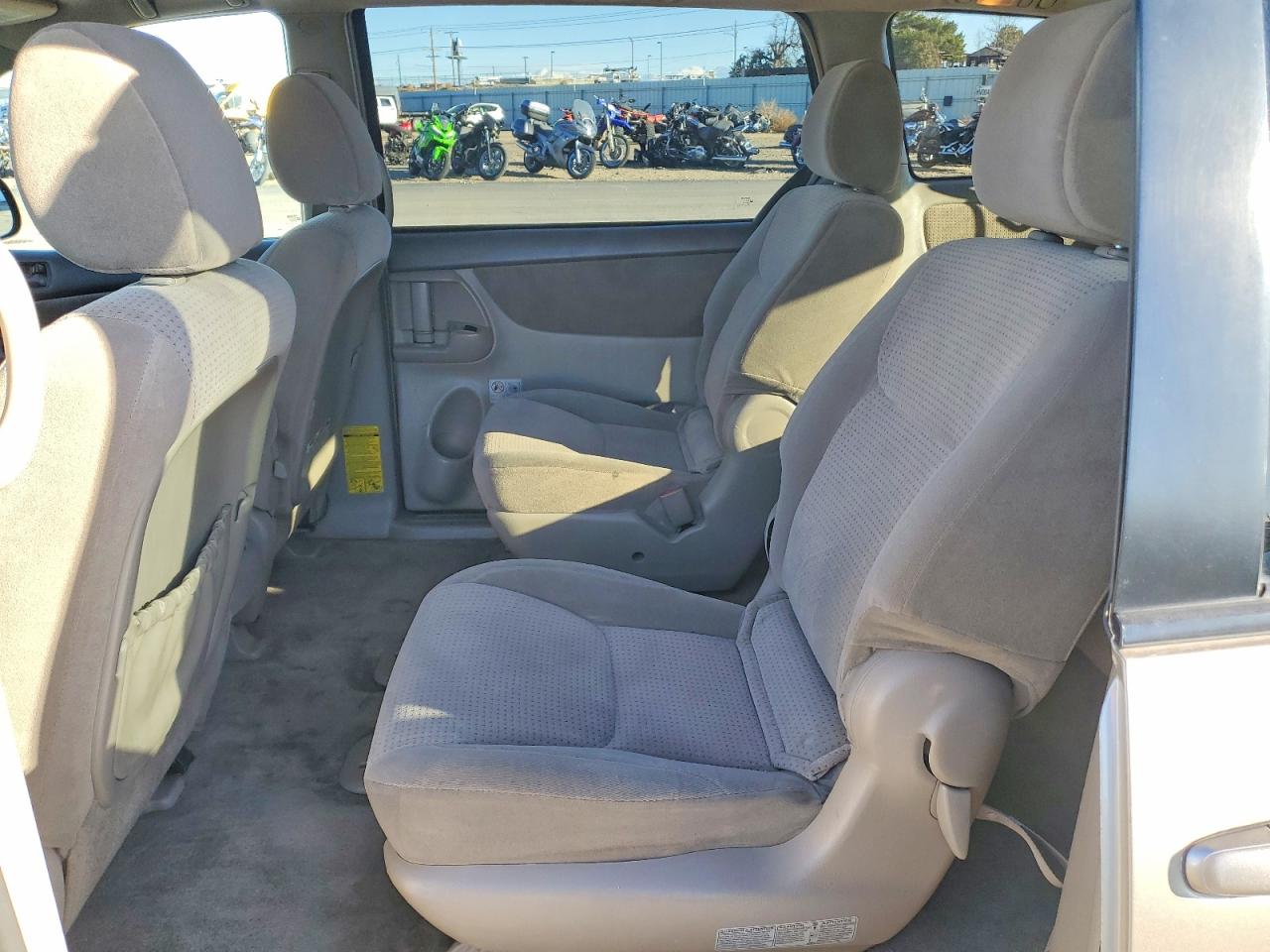 2009 TOYOTA SIENNA CE photo 21