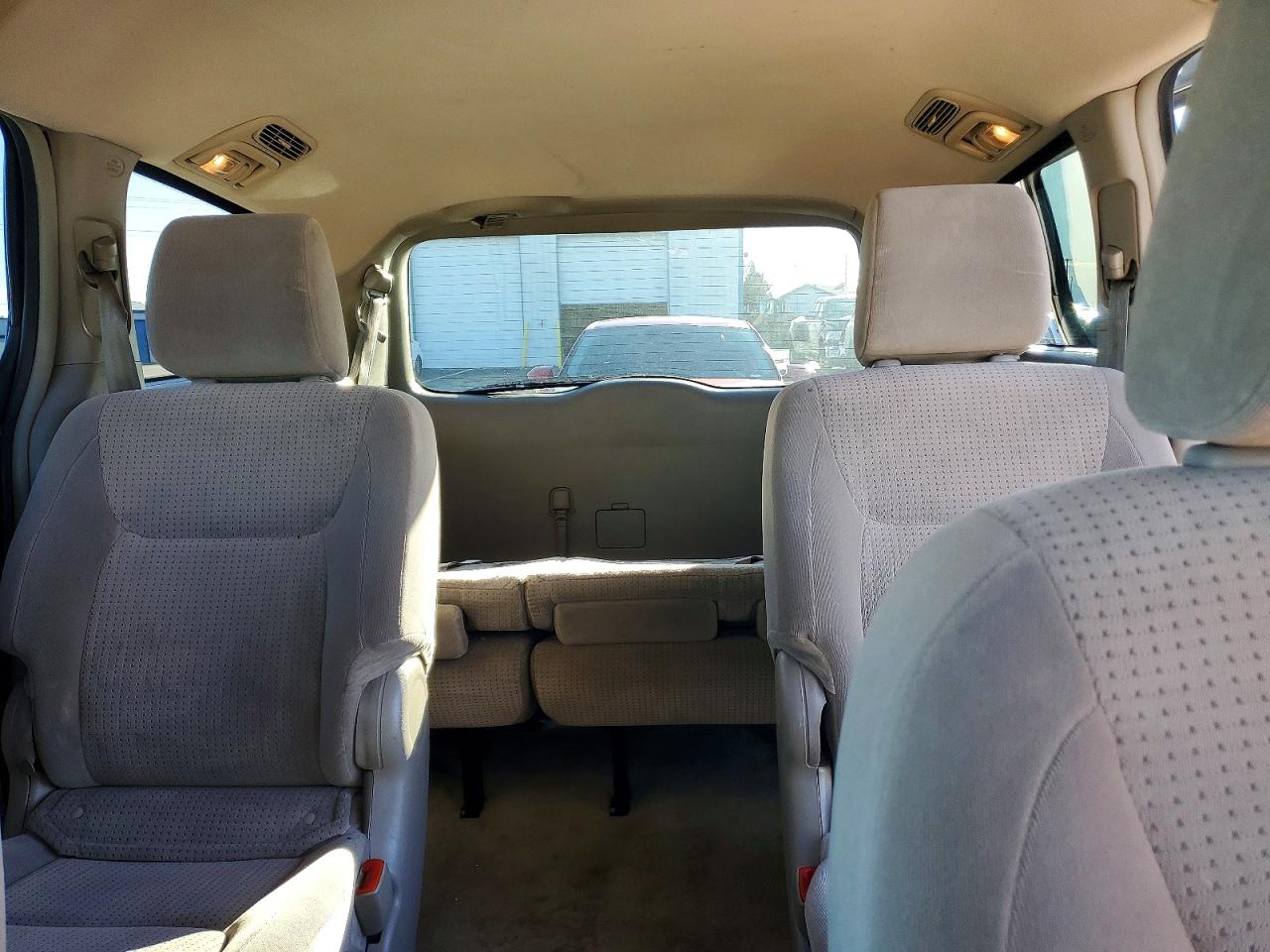 2009 TOYOTA SIENNA CE photo 19