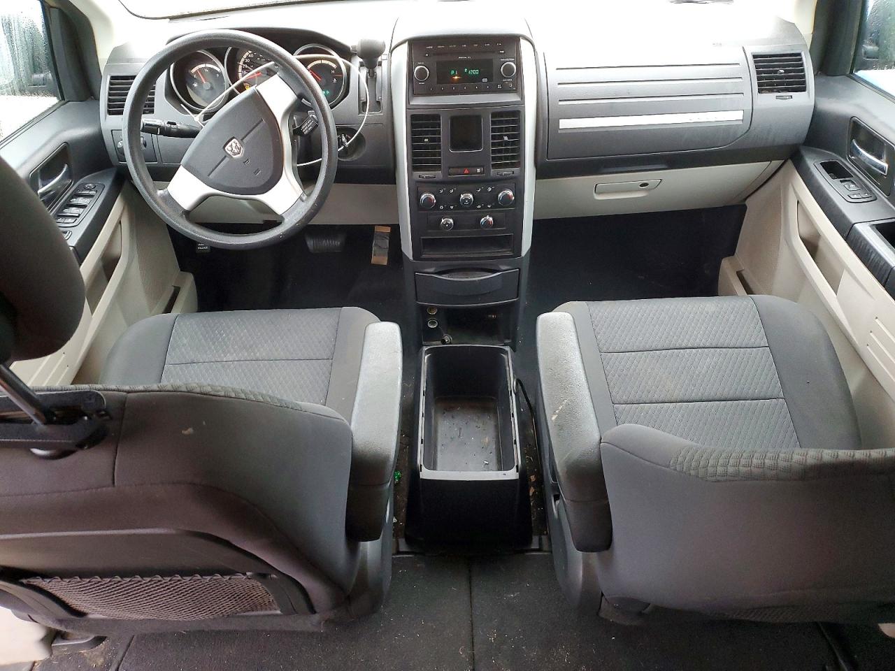 2010 DODGE GRAND CARAVAN SE photo 8
