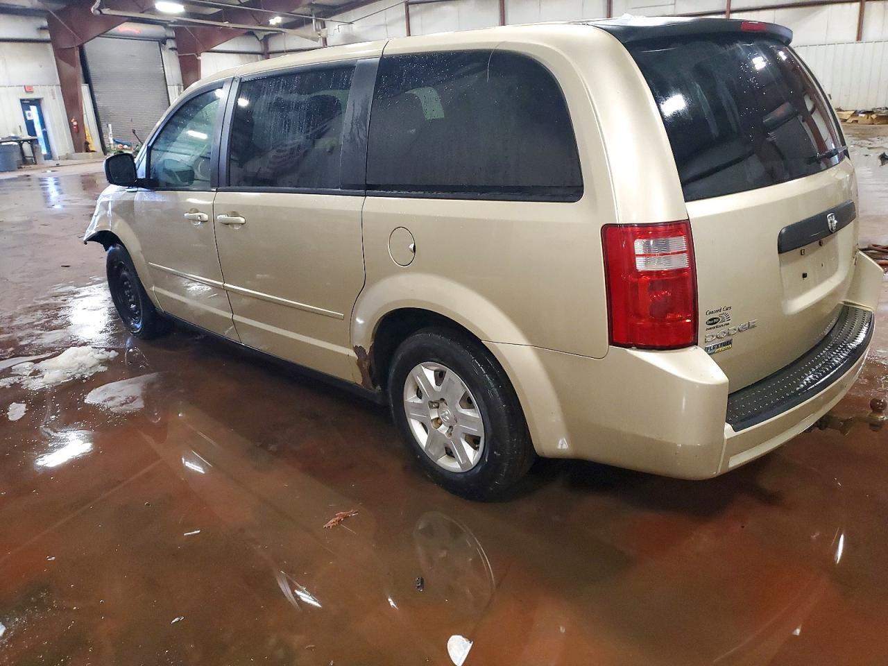 2010 DODGE GRAND CARAVAN SE photo 2