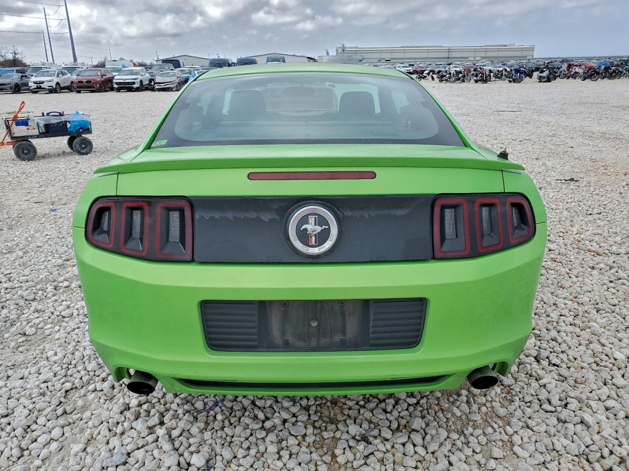 2013 FORD MUSTANG photo 16