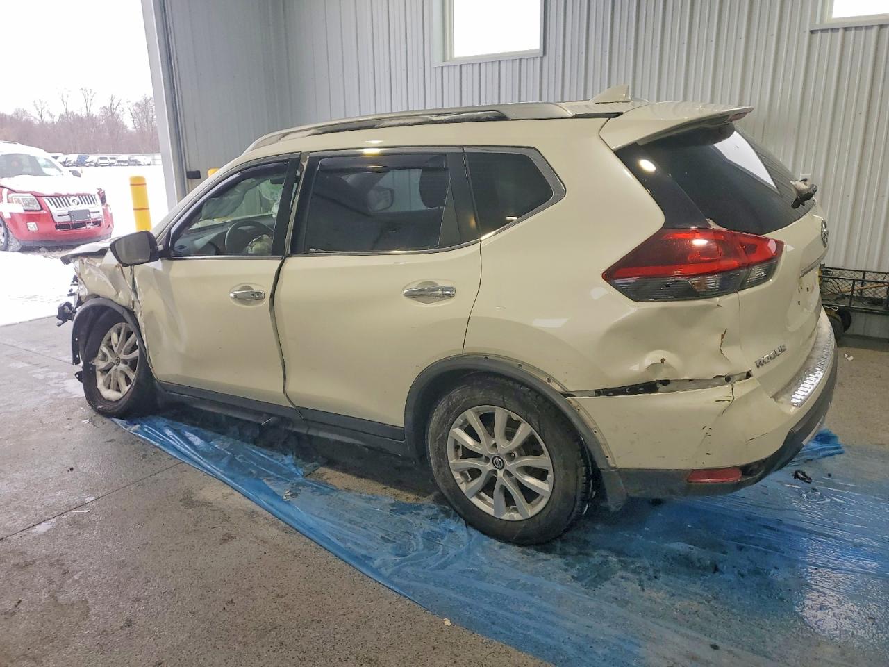 2018 NISSAN ROGUE S photo 2