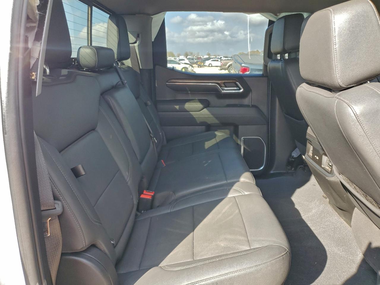 2024 CHEVROLET SILVERADO K1500 LT photo 10