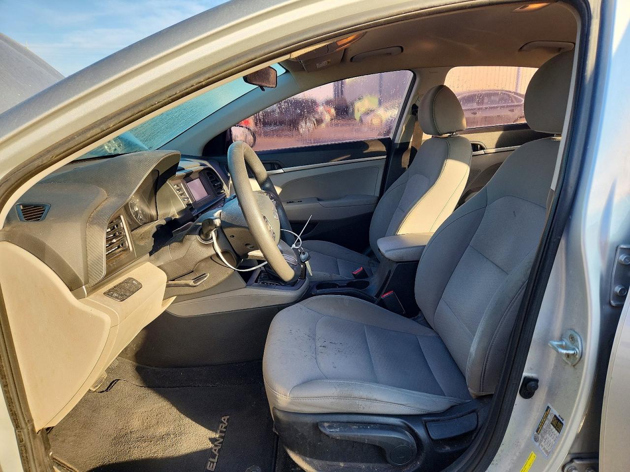 2019 HYUNDAI ELANTRA SE photo 7