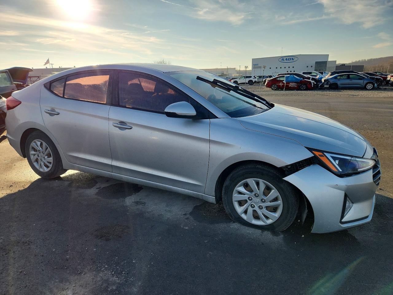 2019 HYUNDAI ELANTRA SE photo 4