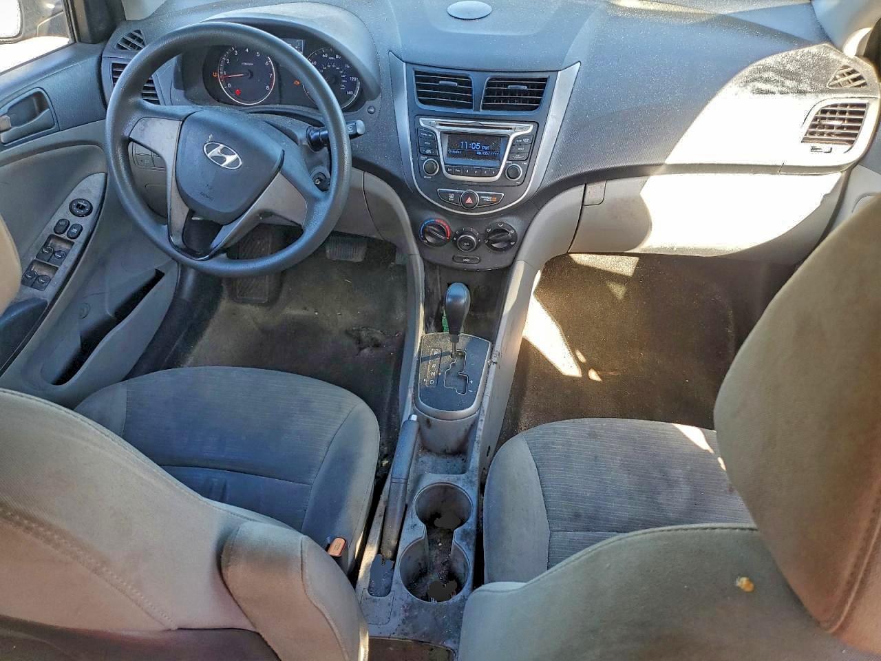 2016 HYUNDAI ACCENT SE photo 8