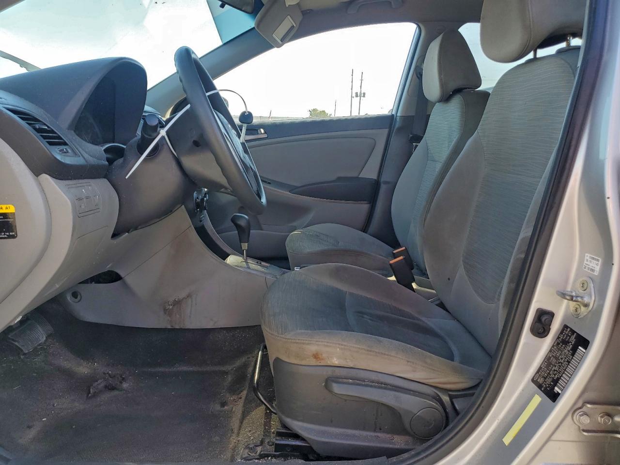 2016 HYUNDAI ACCENT SE photo 7