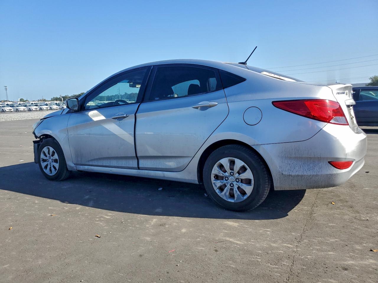 2016 HYUNDAI ACCENT SE photo 2