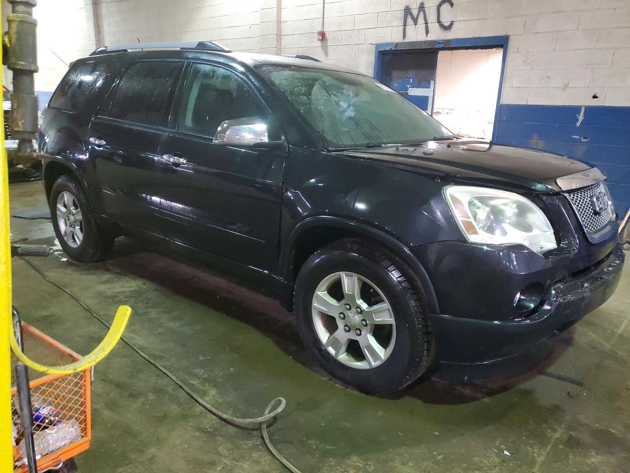 2011 GMC ACADIA SLE photo 4