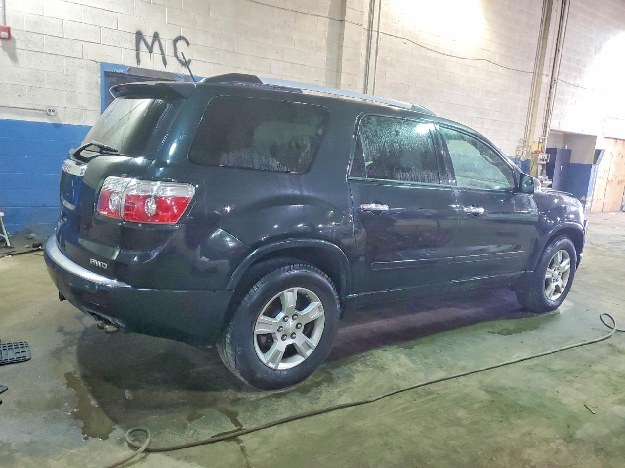 2011 GMC ACADIA SLE photo 3