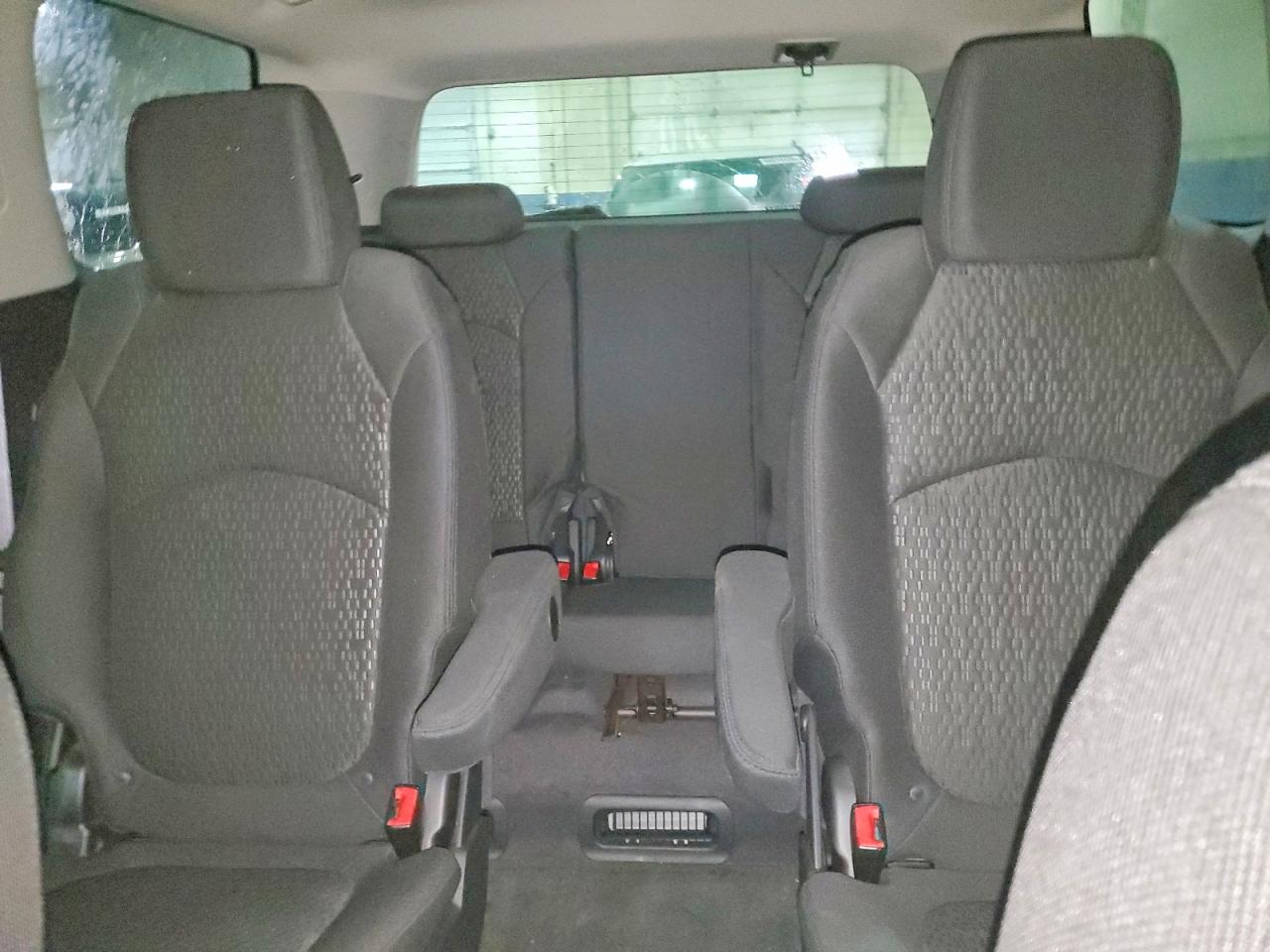 2011 GMC ACADIA SLE photo 10