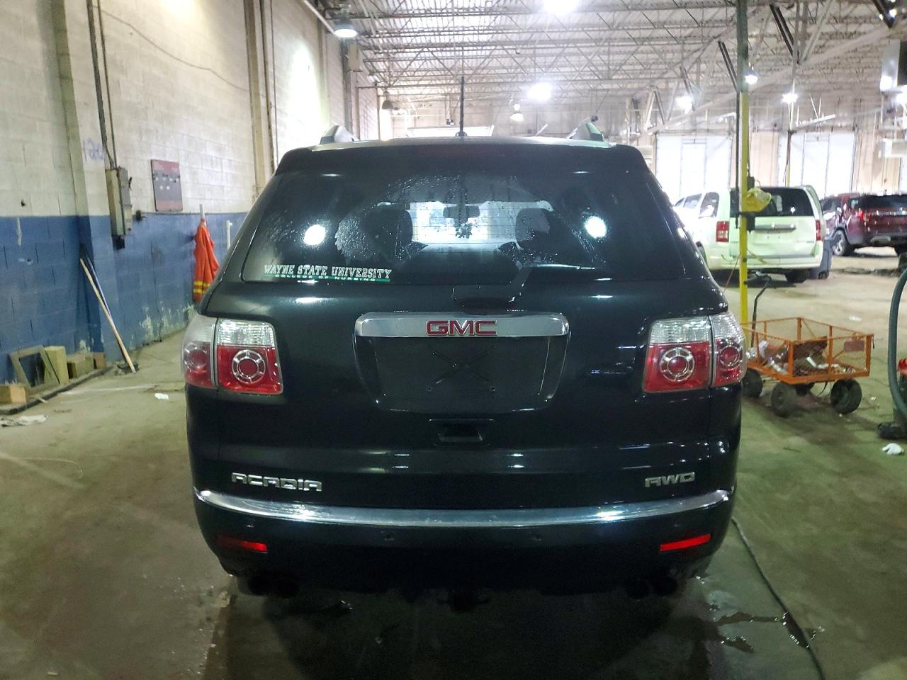 2011 GMC ACADIA SLE photo 6