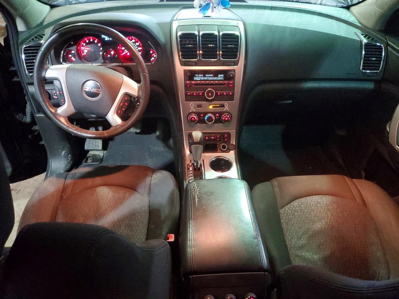 2011 GMC ACADIA SLE photo 8